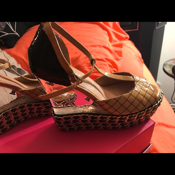 Jeffrey Campbell Carmel/ Black Patient Clear Heels - Picture 7 of 8